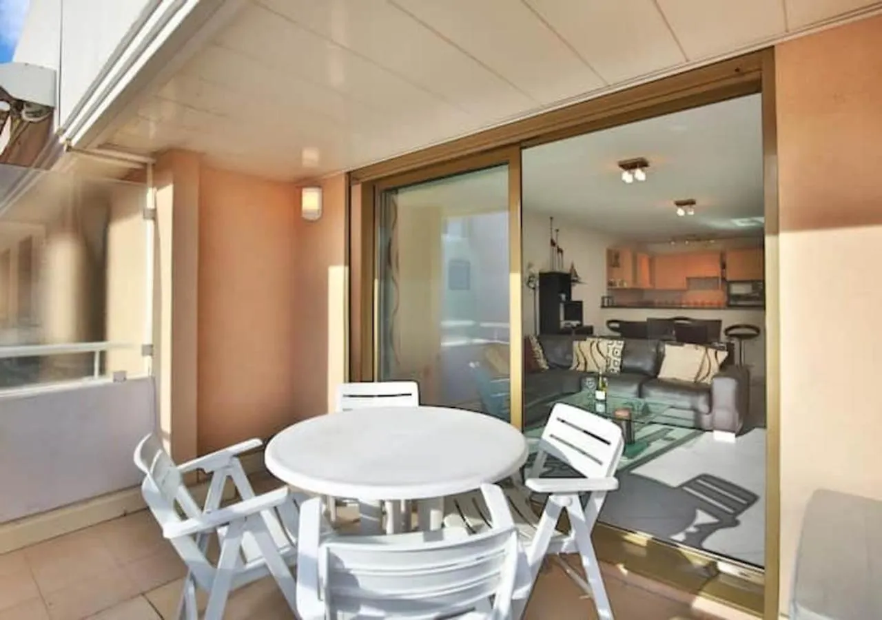 Charming Two-Bedroom Apartment With Balcony And Garage By The Marina Antibes